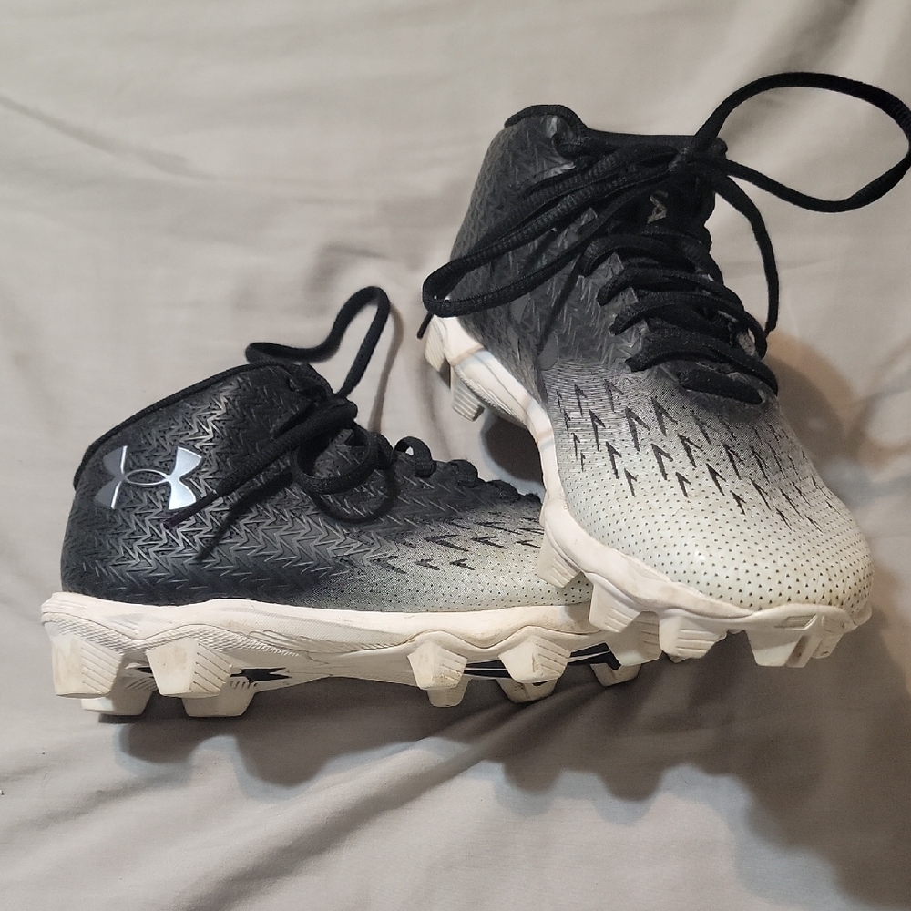 Under Armour Kids Football Cleats